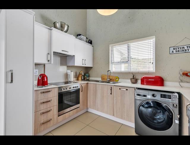 2 BEDROOM APARTMENT FOR SALE IN PAULSHOF
